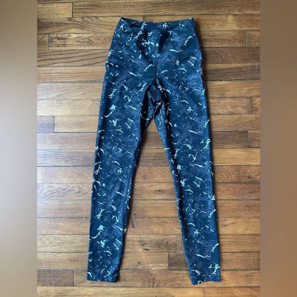 the NORTH FACE women’s small leggings black and grey